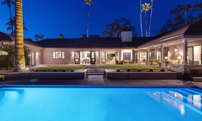 Uptown Design District House | Private & luxurious Villa & Gardens in Old Las Palmas - former Dreyfuss Estate