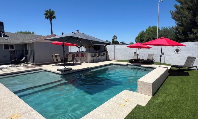 Chandler House | Private Luxury Oasis W/HEATED AND COOLED POOL
