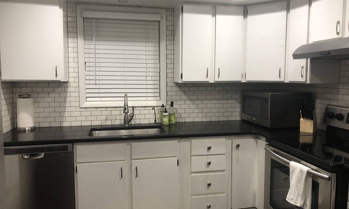 Bountiful House | Private Main Floor 2BR By Mountains, Salt Lake City, Airport, Lagoon, & Fun!