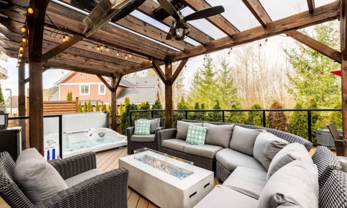Surrey House | Private Oasis with Hot tub/Sauna