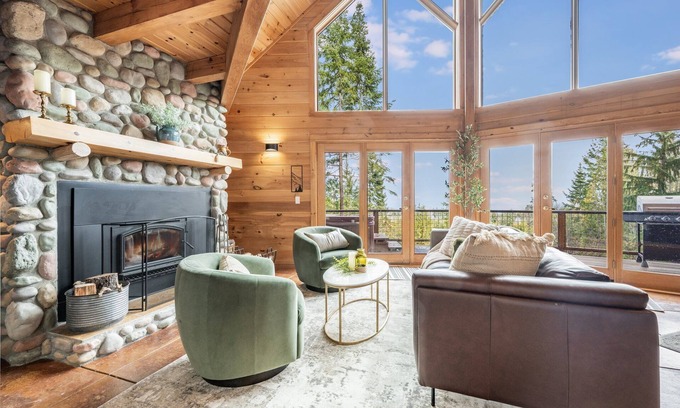 Port Angeles Cabin | Private, ocean view cabin close to ONP; hot tub/game-room