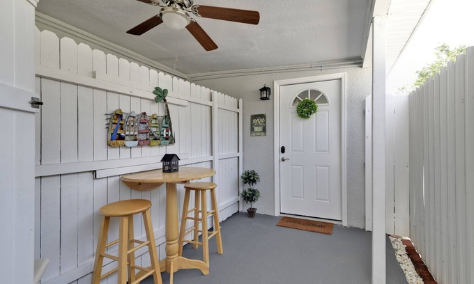 Tampa Apartment | Private One Bedroom Suite - Walk to Raymond James Stadium