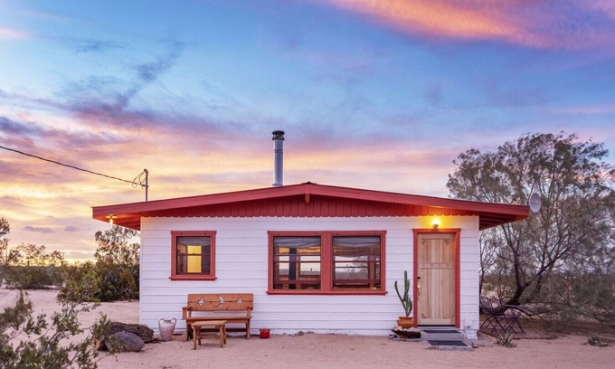 Joshua Tree Apartment | Private Peaceful Cabin in North Joshua Tree With Hot Tub