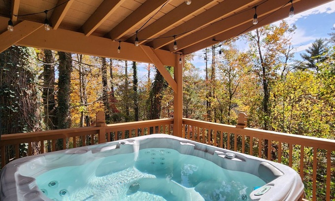 Townsend Cottage | Private Peaceful Side Retreat with Hot Tub - Minutes from Smoky Mountain Park!