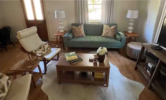 Salinas Cottage | Private Picturesque Cottage in Carmel Valley