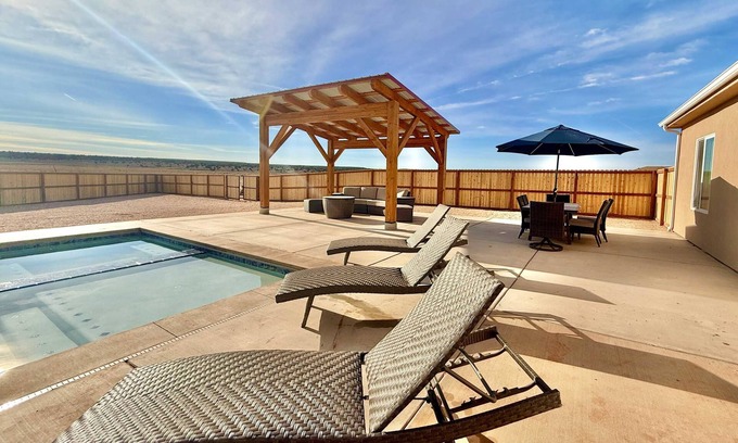 Kanab House | Private Pool and Hot Tub at Kanab Luxury Home with Incredible Sunset Views and S