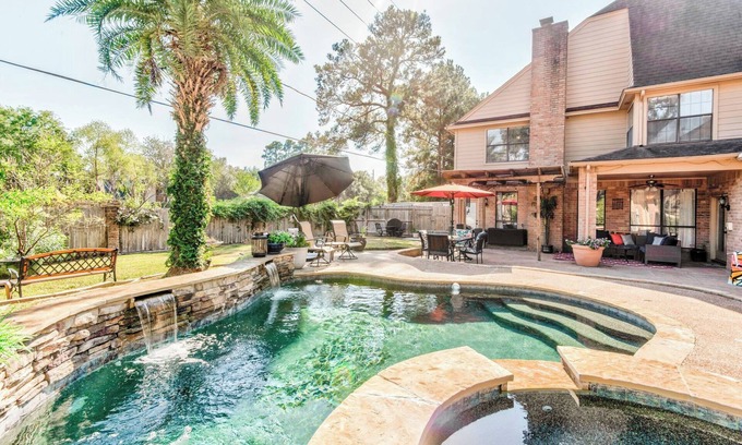 Klein House | Private Pool and Spa, Spacious and Elegant, and Centrally Located Huge Estate