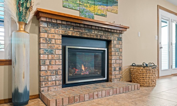 Brownstown House | Private Pool, Family Friendly, Centrally Located