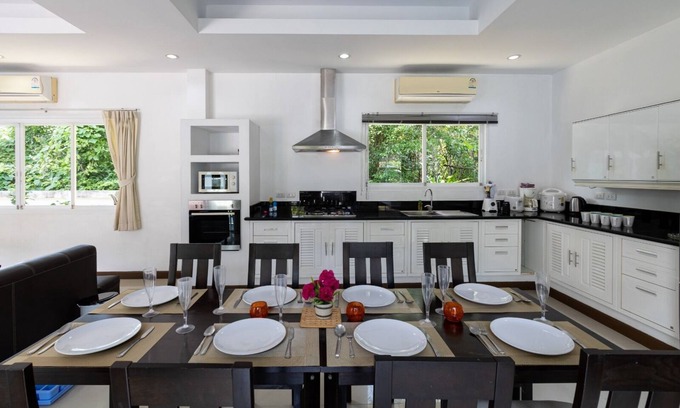 Chalong Villa | Private Pool Villa 4 bedrooms for family