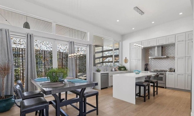 McKinley House | Private Pool, Walk to the Lake!
