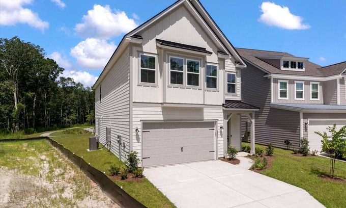 West Ashley House | Private Queen Room in Modern 4BR Home, 2unit