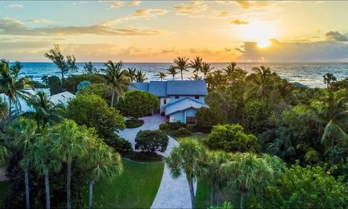 Hobe Sound House | Private relaxing getaway on the beach