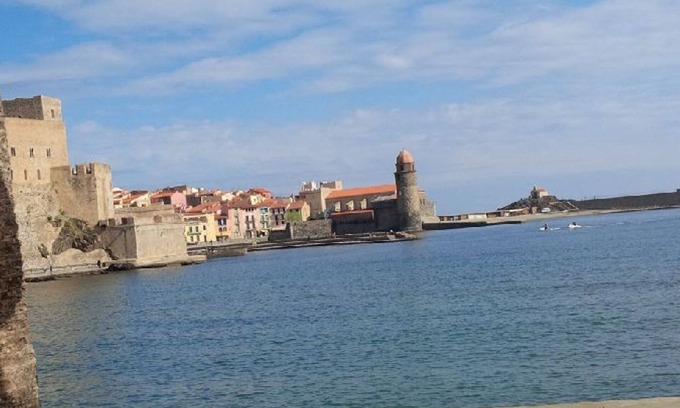 Collioure House | PRIVATE RESIDENCE: JANITOR, SWIMMING POOL, PETANQUE COURT, TENNIS COURT