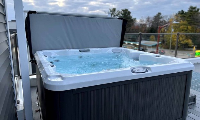 Traverse City Condo | Private Rooftop With Hot Tub CitySide Lofts: 16