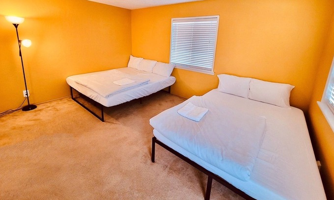 Ridgecrest House | Private Room [#2] - King & Queen Beds - Shared Bathroom