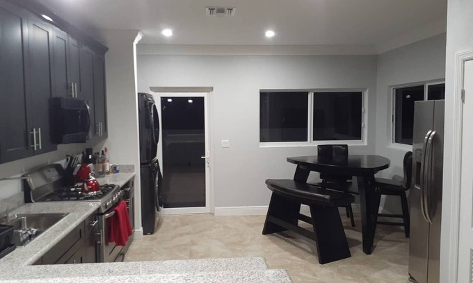 Nassau Condo | Private Room in a luxurious 2Bedroom Condo, in Gated Community