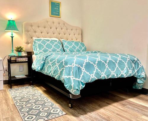 University District Apartment | Private Room with Shared Bathroom on the 1st Floor 10 minutes walk to University of Washington