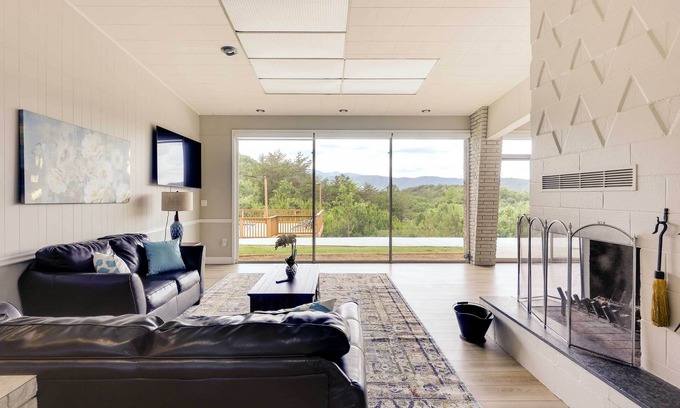 Copperhill House | Private Saltwater Pool: Mtn-View Copperhill Home