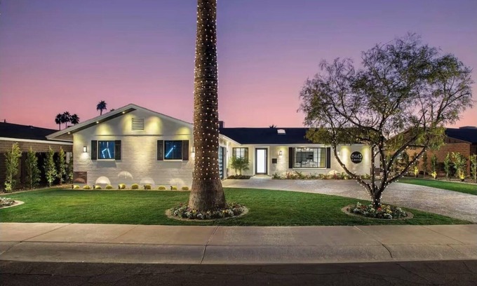 South Scottsdale House | Private Scottsdale Oasis