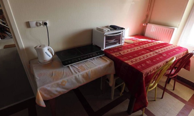 Lanildut Apartment | "Private studio – GR34 & sea at the end of the garden"