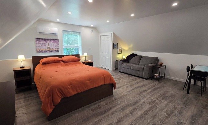 Westbrook Apartment | Private studio nestled in woods