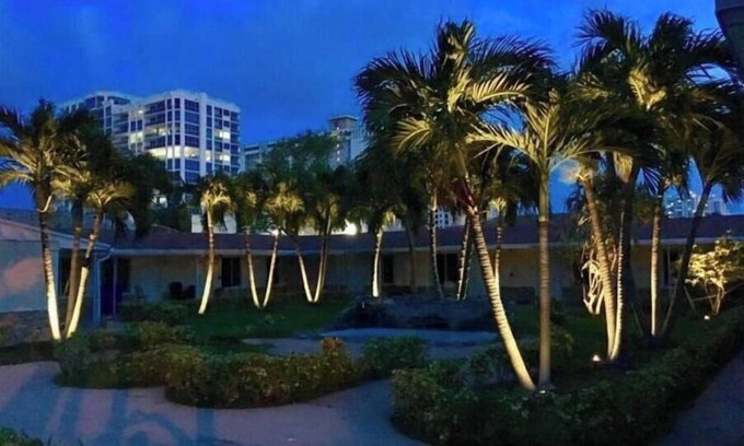 Pompano Beach Apartment | Private Suite # 10, five minutes walk to the beach