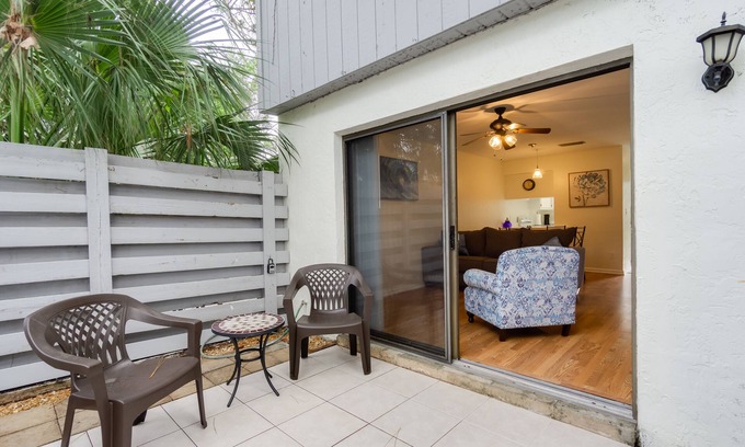 Gainesville House | Private Townhouse at Foxmoor - Only Blocks to UF