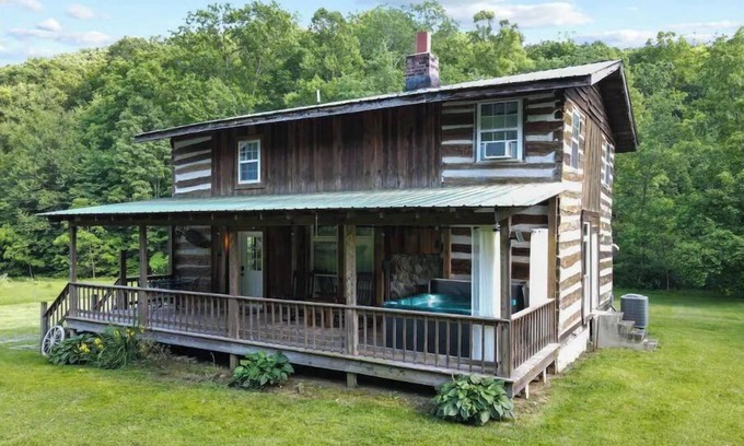 Rockbridge House | Private, unique log cabin with hot tub, 3 BR/2 bath