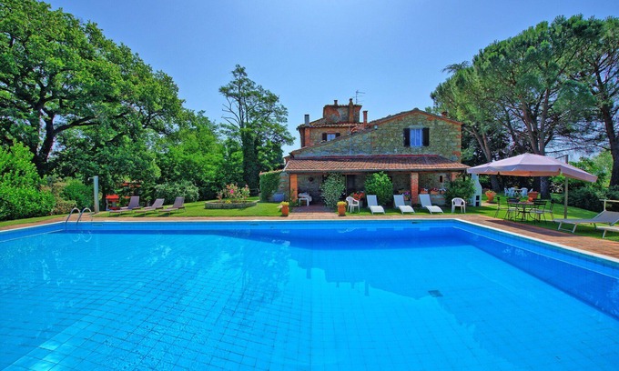 Terranuova Bracciolini Villa | Private Villa with private pool, WIFI, TV, patio, pets allowed, panoramic view, close to Arezzo