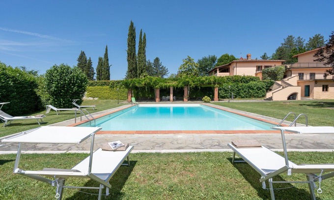 Vicchio Villa | Private Villa with WIFI, private pool, sauna, hot tub, TV, patio, pets allowed, panoramic view