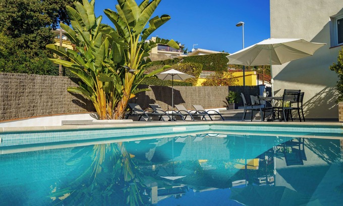 Condado del Jaruco House | Private vacation home in Lloret, sea view, WiFi, Air conditioning, pool, sleeps 6