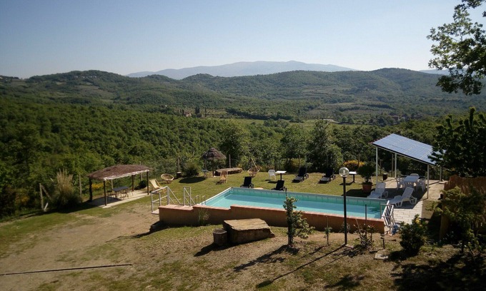 Ponte Buriano Villa | Private Villa with A/C, private pool, WIFI, TV, patio, pets allowed, panoramic view, close to Arezzo