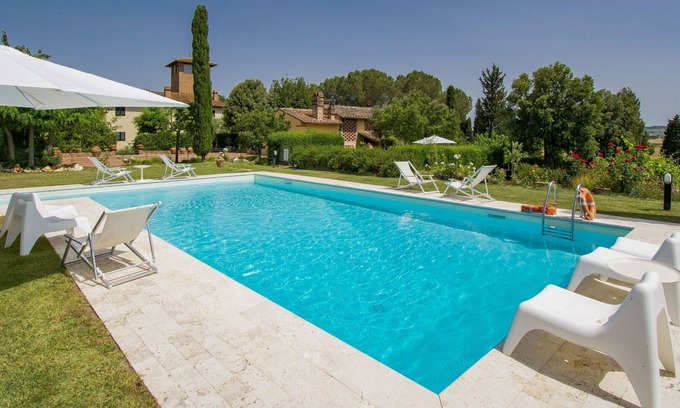 Castelfiorentino House | Private Villa with WIFI, private pool, TV, patio, panoramic view, parking, close to San Gimignano