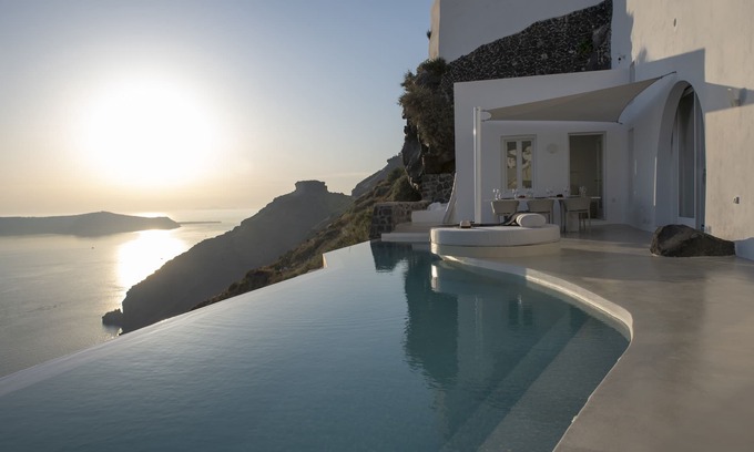 Firostefani Villa | Private villa with 3 bedrooms , infinity heated pool with amazing views