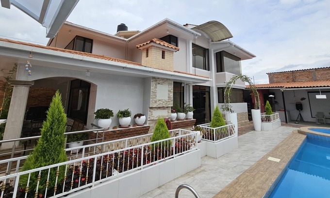 Ibarra Villa | Private Villa with Jacuzzi and Heated outdoor Pool, Free Wifi, Free Parking