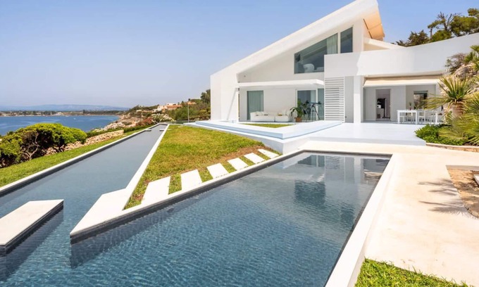 Plemmirio Villa | Private villa with swimming pool and private sea access