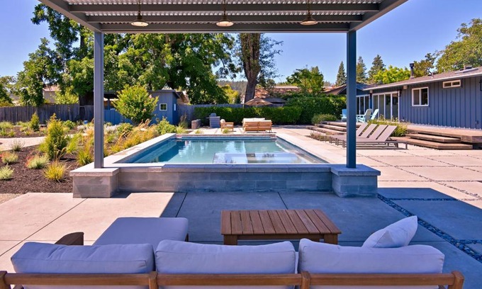 Healdsburg House | Private Vineyard Haven A Wine Country Escape