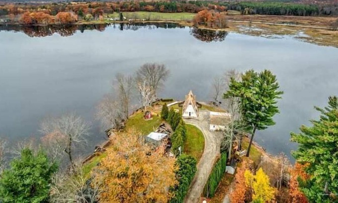 West Gardiner House | Private Waterfront Home on Your Own Peninsula!