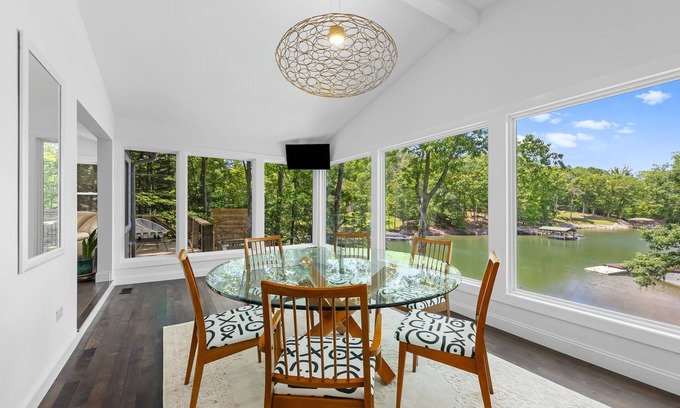Mayhew House | Private Waterfront 2BR In Lake Norman/PETS WELCOME