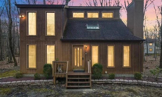 East Stroudsburg Cabin | Private Wooded Escape w/Hot Tub + Fire Pit