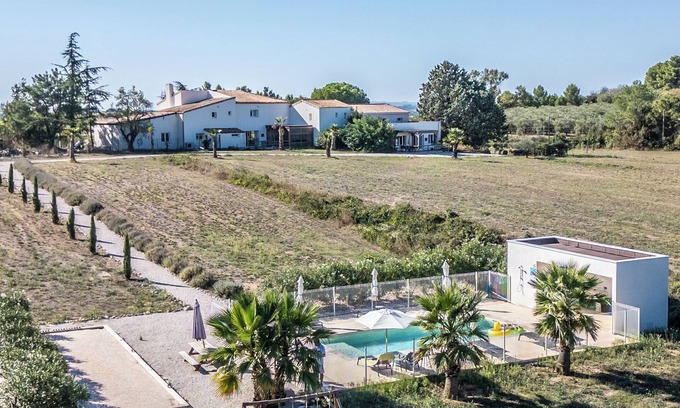 Beziers City Centre House | Privatization of the Domaine's gîtes for 15 people with swimming pool, jacuzzi and brazier