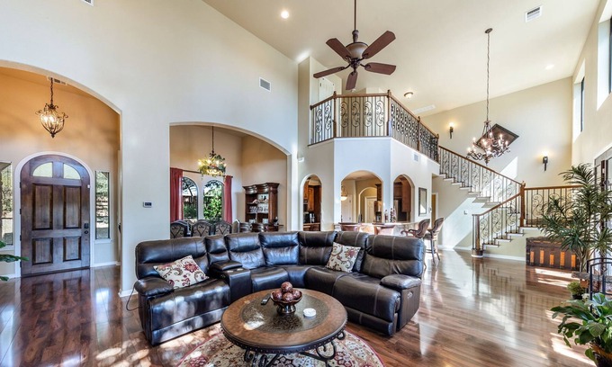 Apache Shores House | Priviate Hillside Retreat - Lake Privileges - Shaded Views - Built-In Grill - Sleeps 8