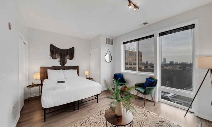 Brewerytown Apartment | Professional suite With Free Parking I Pool