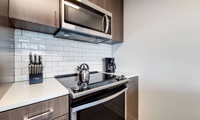 Powerhouse Arts District Apartment | Professionally Designed One Bedroom In Jersey City