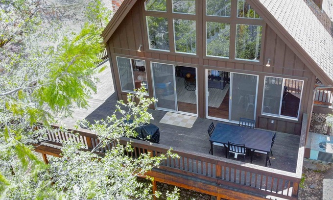 Groveland Cabin | PROMO 10% WEEKLY/25% MONTHLY DISCOUNTnPlanning on spending some time in Yosemite