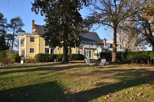 Patrick Henry Hotel | Prospect Hill Inn & Restaurant