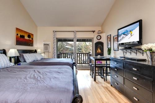 North Park City Apartment | Prospector Lodge 732 by Moose Management