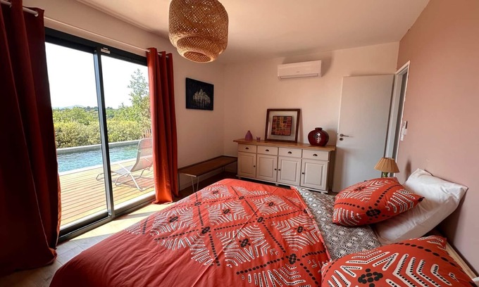 Crillon-le-Brave Villa | Provencal escape at the foot of the Ventoux: king-size beds, swimming pool and fresh air
