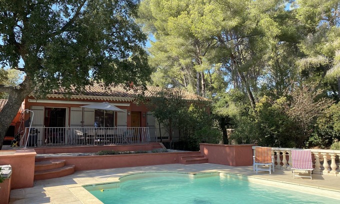 La Londe-les-Maures Villa | Provençal villa lou clappas with privative swimming pool and wooded garden