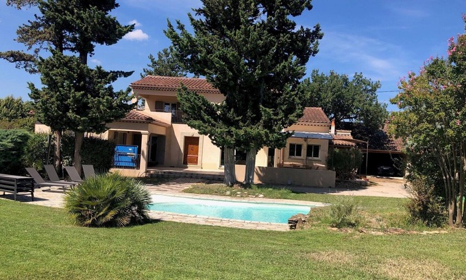 Monteux Villa | Provencal villa with pool and gym for 8 people, not overlooked